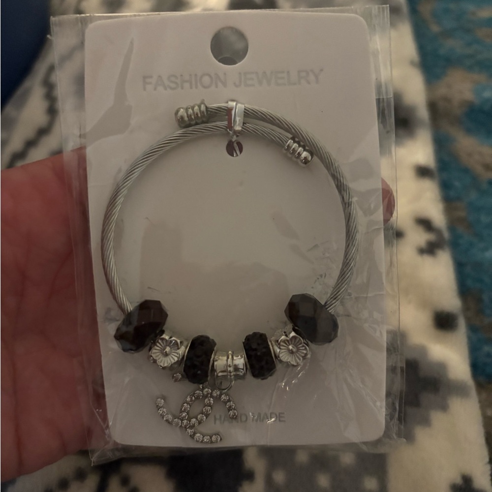 Source Unknown Silver and Black Bracelet - Picture 5 of 5